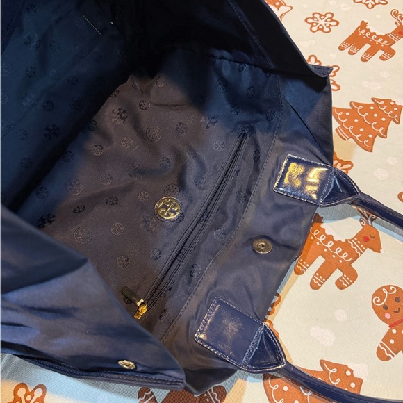 Tory Burch Navy Extra Large Tote - Picture 7 of 13